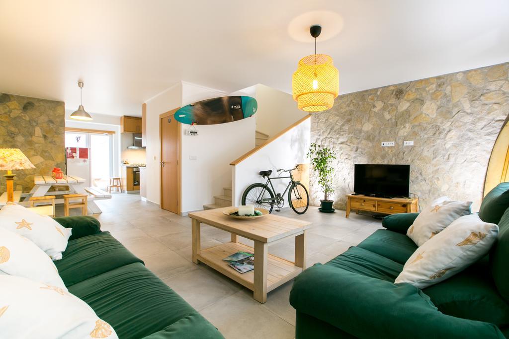Alex Surf Hostel Балеал Екстер'єр фото
